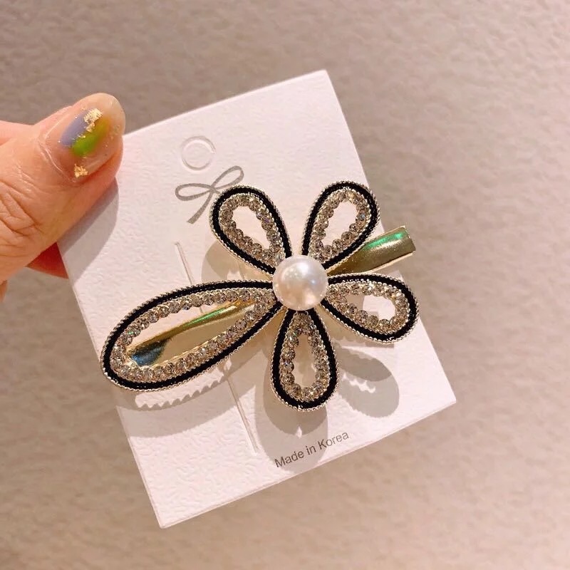 Fancy Hair Bow Clips For Ladies.